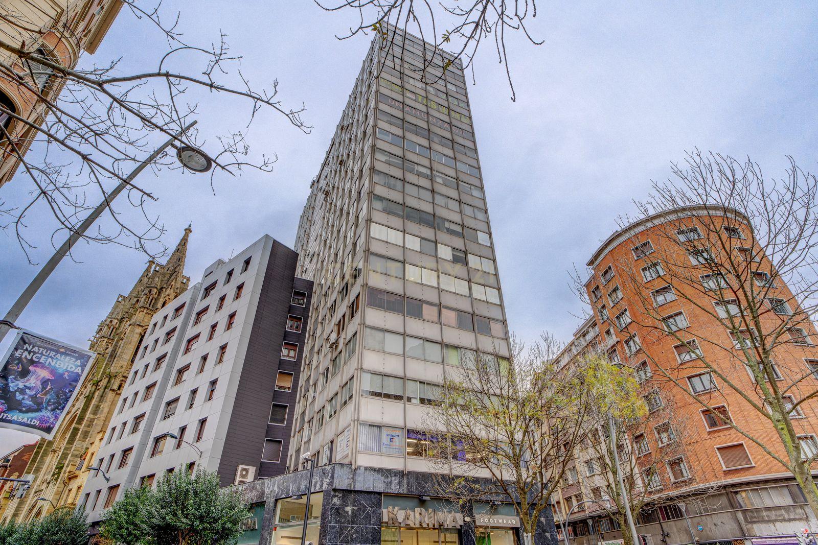 SE VENDE OFICINA EN EL CENTRO DE BILBAO - Image 11