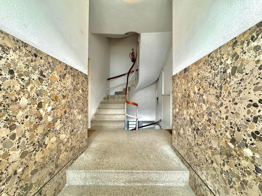 Fantástico Apartamento T2 com Varandas no Centro do Porto - Image 51