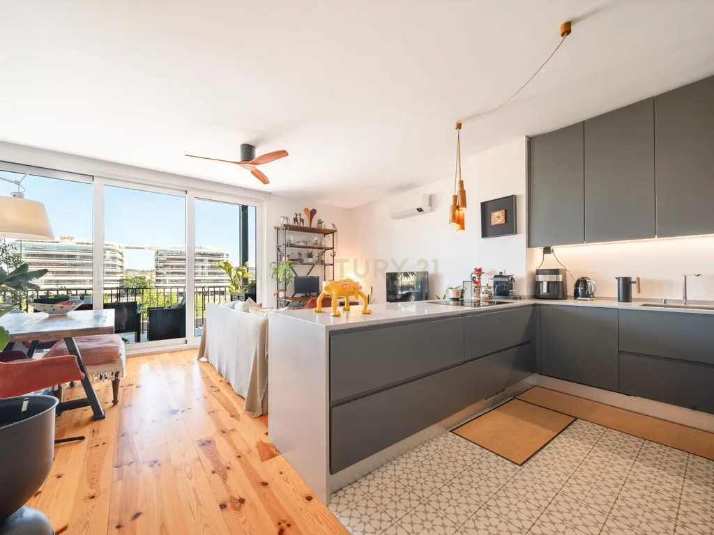 Apartamento T1 em Alcantara - com estacionamento - Image 1