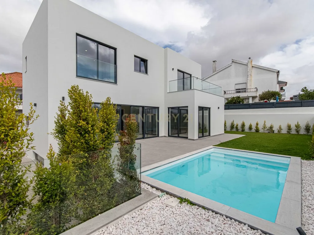 Moradia T4 Premium independente com Piscina (Nova Construção) / Barcarena - Image 4