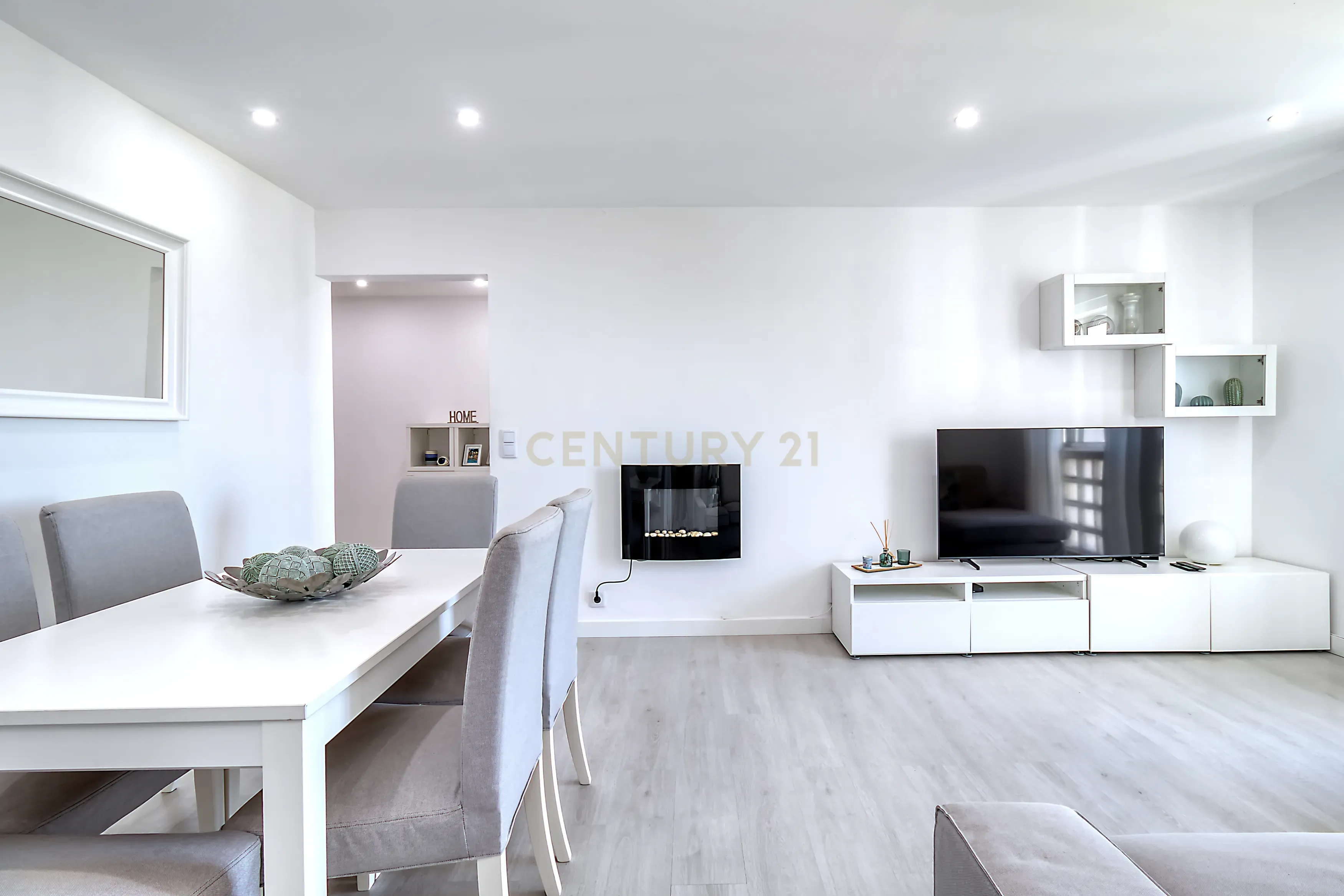 Fotografia 4 de Apartamento T2 com 70 m² e Vista Desafogada em Santo António dos Cavaleiros