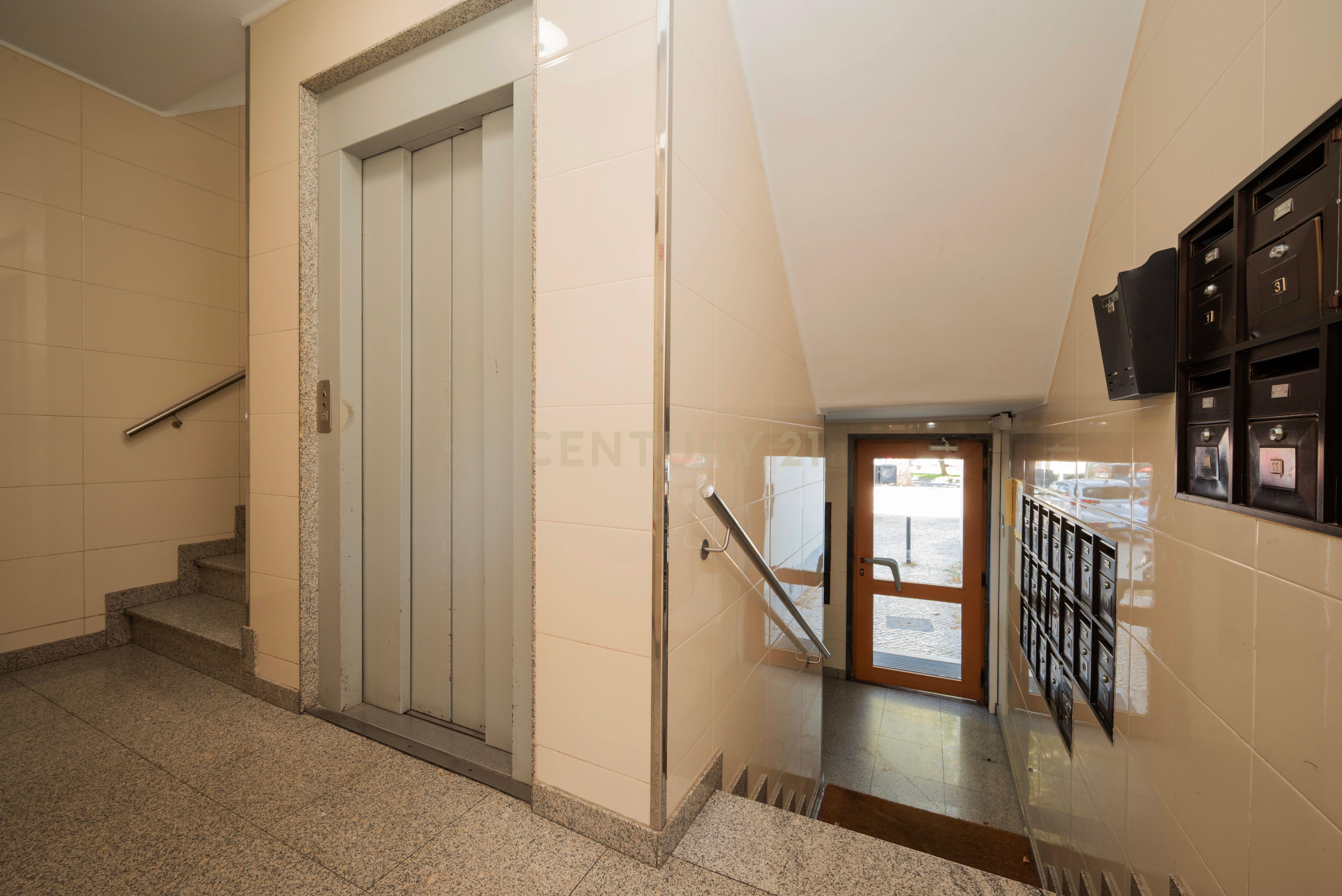 Fotografia 11 de Excelente Oportunidade em Cascais: T1 Totalmente Renovado nas Fontainhas