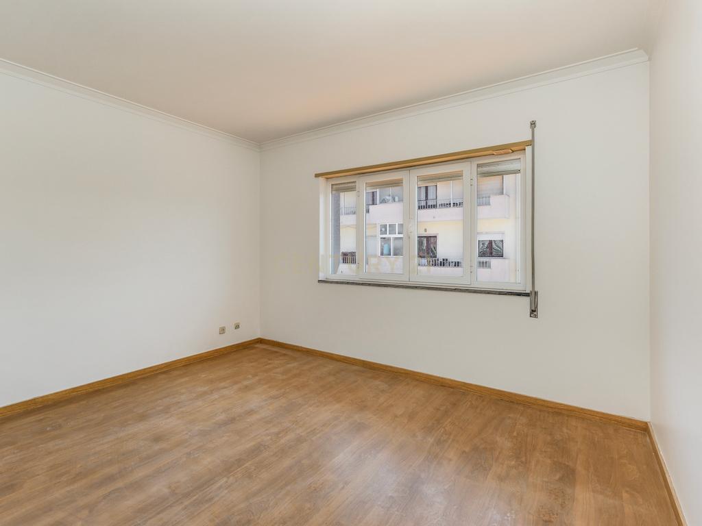 T2 RENOVADO NA SOBREDA - Image 11