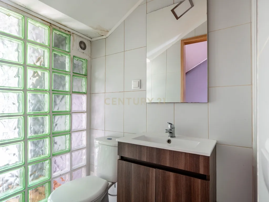 Apartamento T2 em Portimão com Terraço e Boa Localização - Image 11