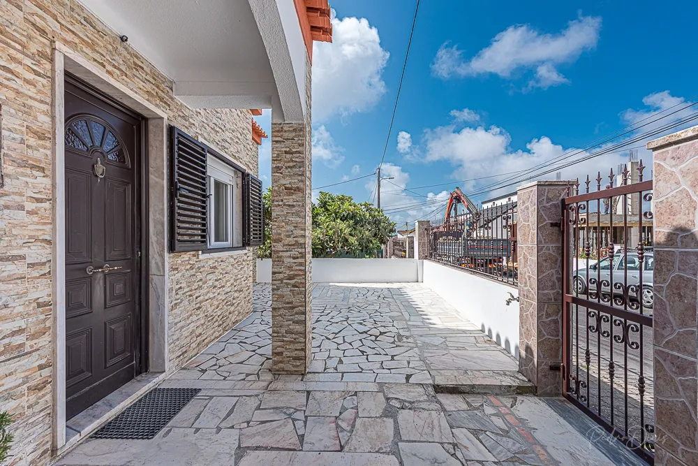 Alojamento Estudantil LÁ-SALETTE ( quarto Melro Azul 11m2 ) - Image 30