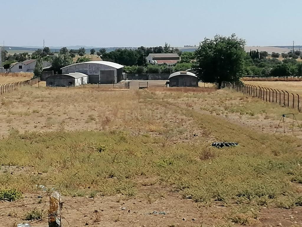 Beja, 2040,150 m2 de Armazéns Diversos instalados em 7190,690 m2 de terrenos Urbanos e ainda 2,5 hectares de terrenos Rústicos - Image 25