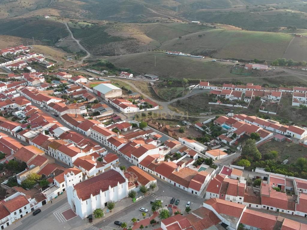 Oportunidade em Safara – Moradia para reconstruir com projeto incluído - Image 9