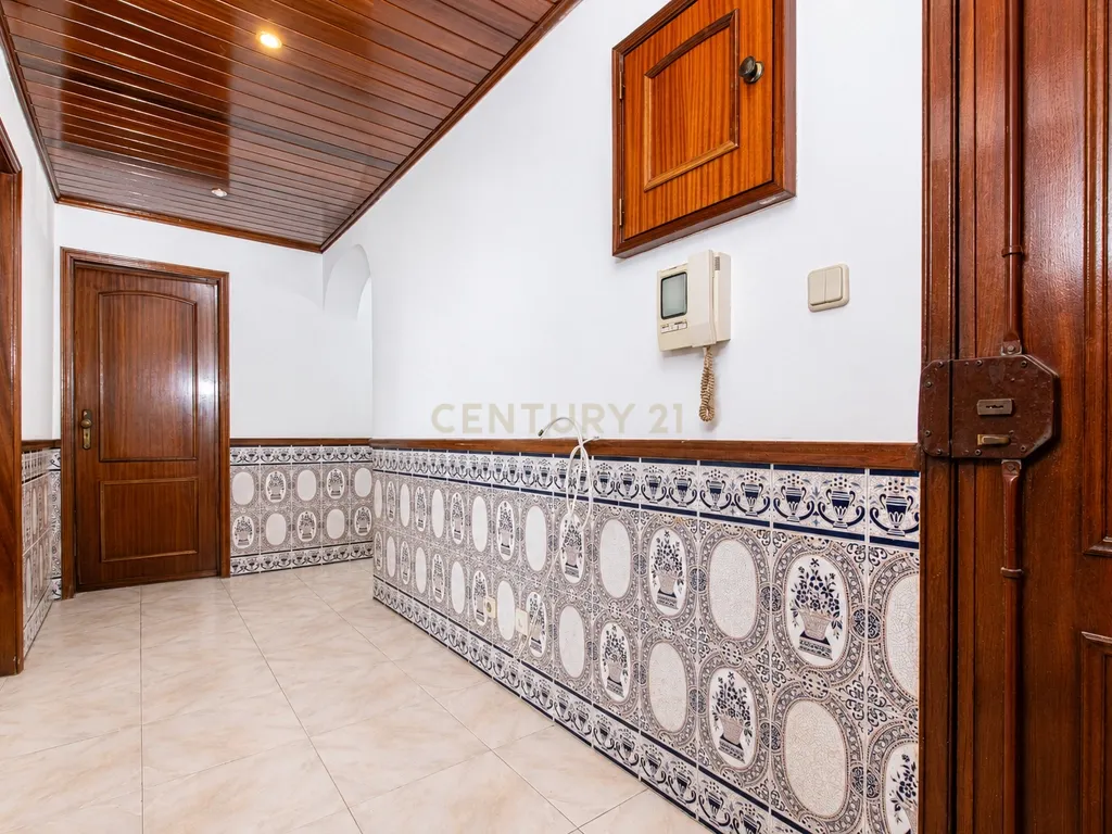 Apartamento T3 com Parqueamento e Arrecadação | Rio de Mouro - Image 14