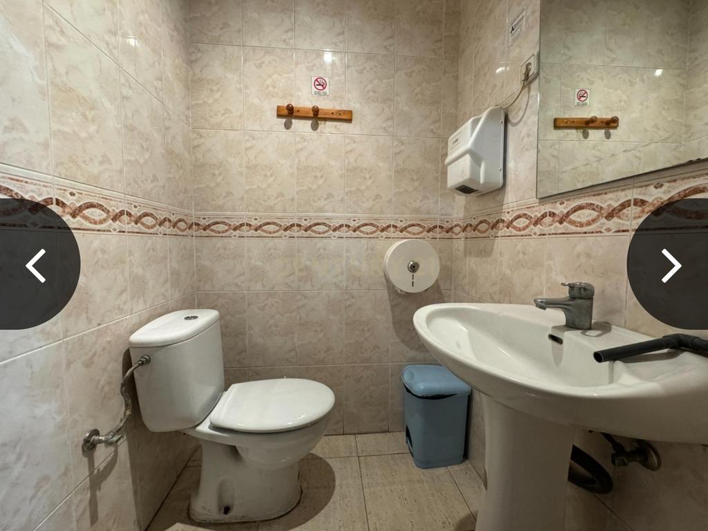 Vende-se espaço comercial na Rua Francesc Martí i Mora, 63 - Image 5