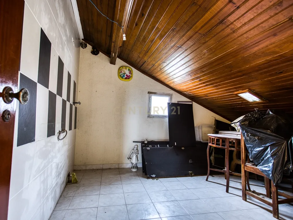 Moradia com elevado potencial de rentabilização em Camarões – Almargem do Bispo - Image 9