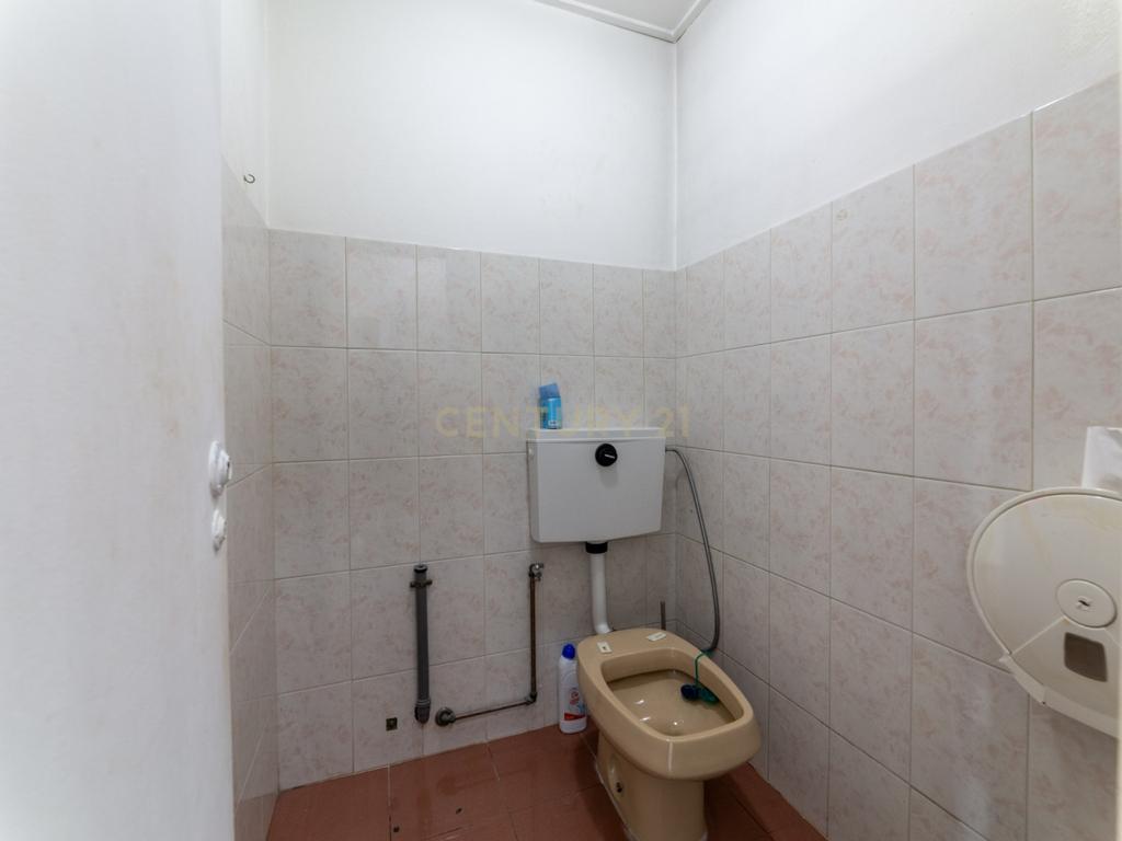 Loja Comercial com 70m2 – Centro Comercial Mafavis, Gondomar - Image 12
