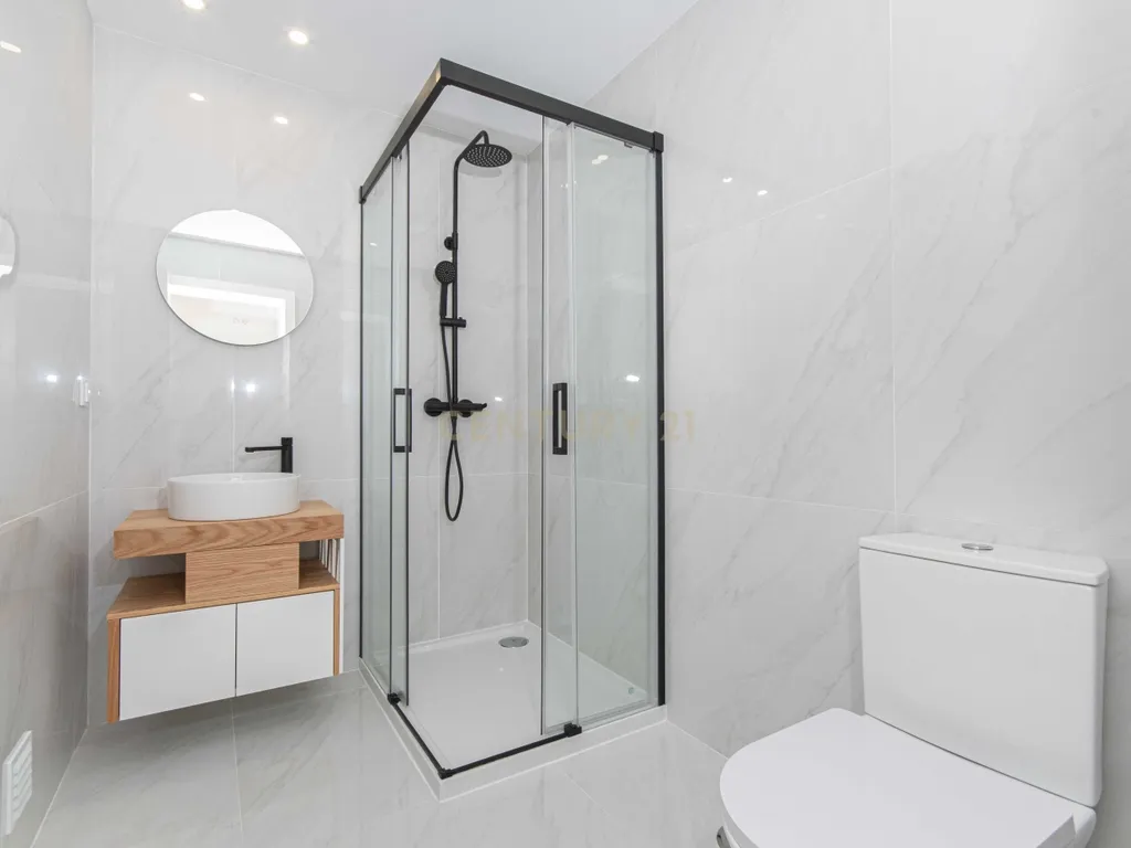 Apartamento Novo T2, com varandas, garagem e arrecadação em Mafra - Image 14