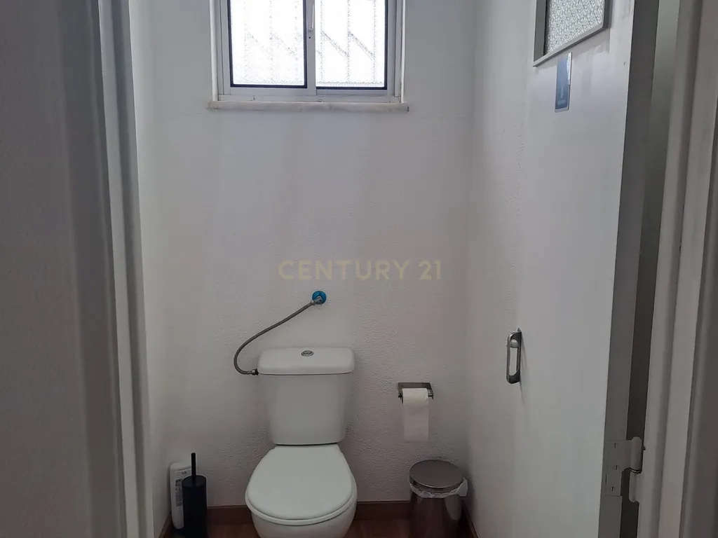 Escritórios para Empresas | 274 m² | 6 Salas | Zona Industrial de Palmela - Image 11