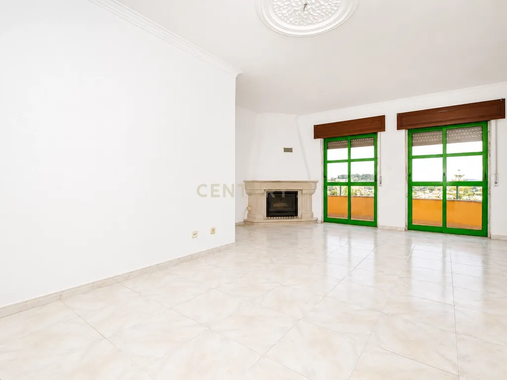 Apartamento T3 com Parqueamento e Arrecadação | Rio de Mouro - Image 22