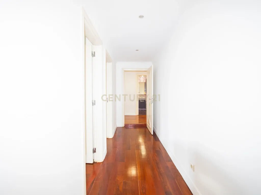 Apartamento T3 em Odivelas com Garagem e Elevador - Image 45