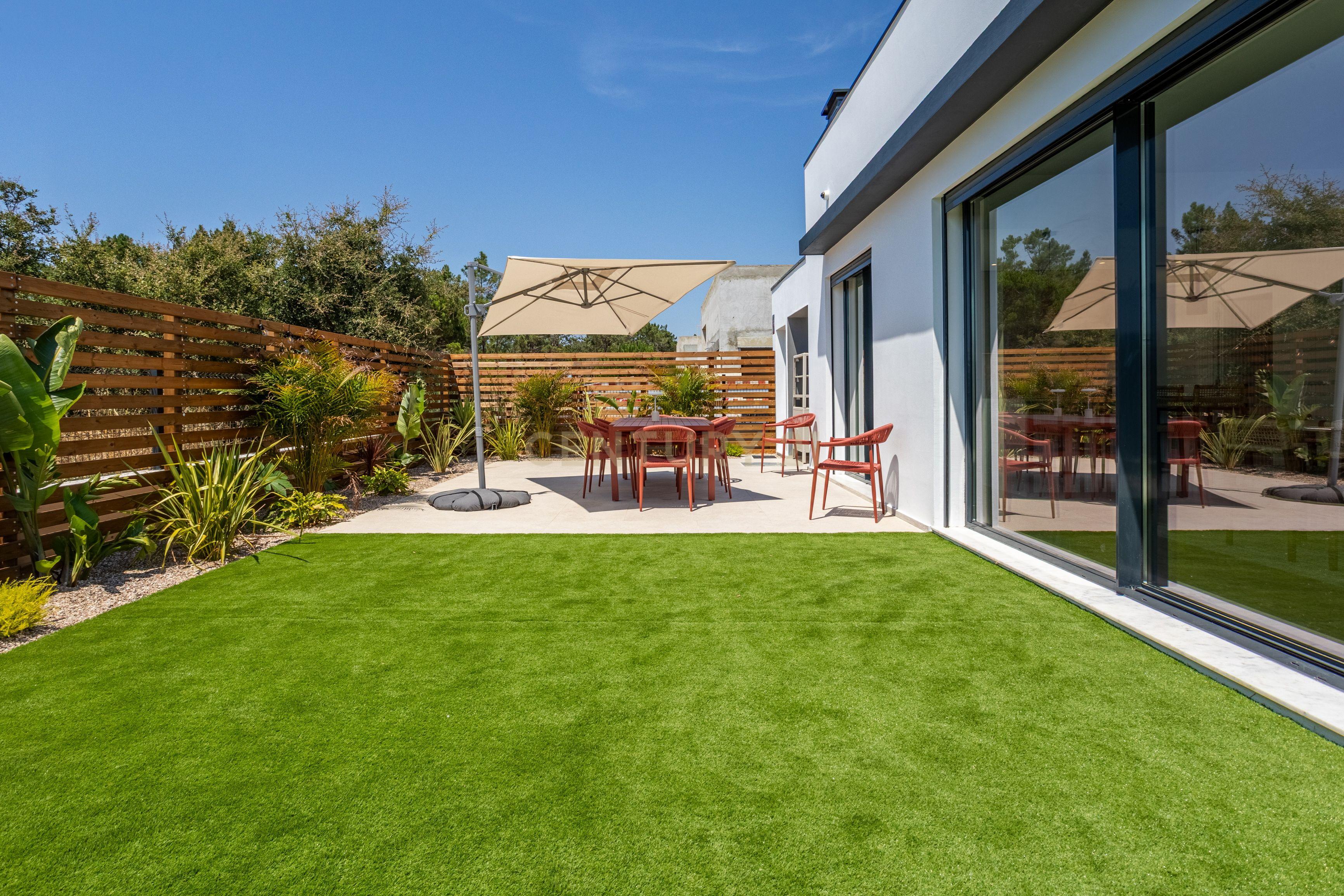 Fotografia 12 de Luxuosa Moradia T4 com Piscina na Lagoa Albufeira, para Arrendamento