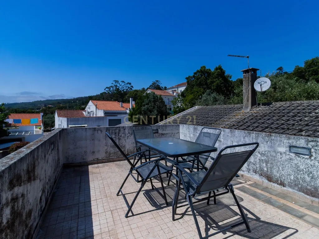 Apartamento T3 com Terraço e Vista Serra em Mira de Aire - Image 13