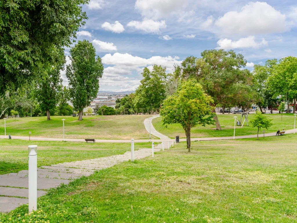 T3 Almada (PRAÇA SÃO JOÃO BATISTA) - Image 14