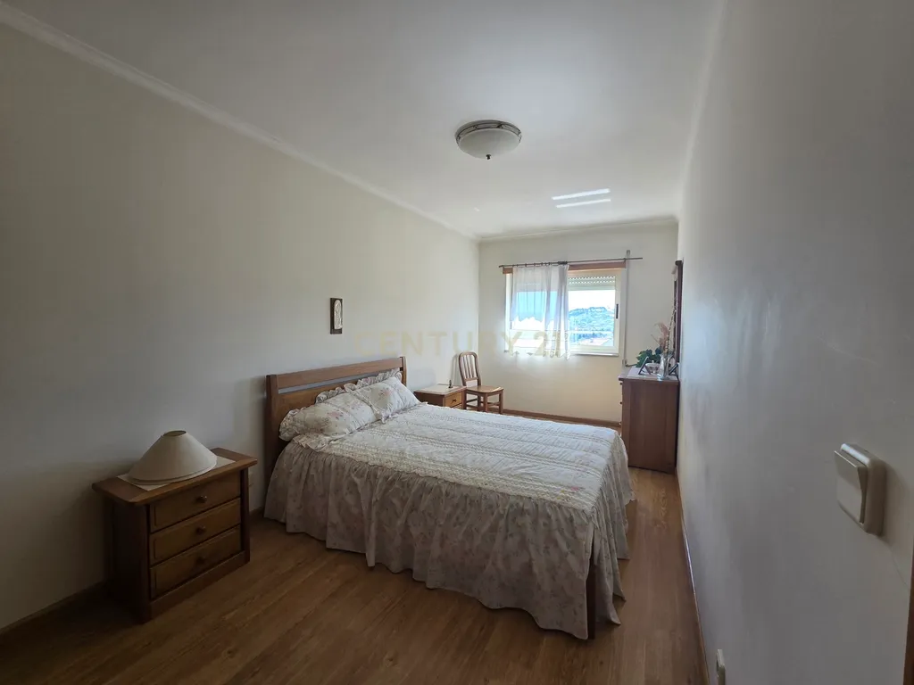Apartamento T3 + 1 em Bragança - Image 25