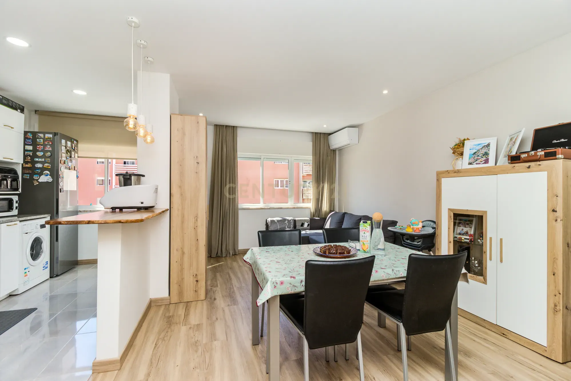 Apartamento T2 remodelado em São Marcos com Varanda e Ar Condicionado - Image 8