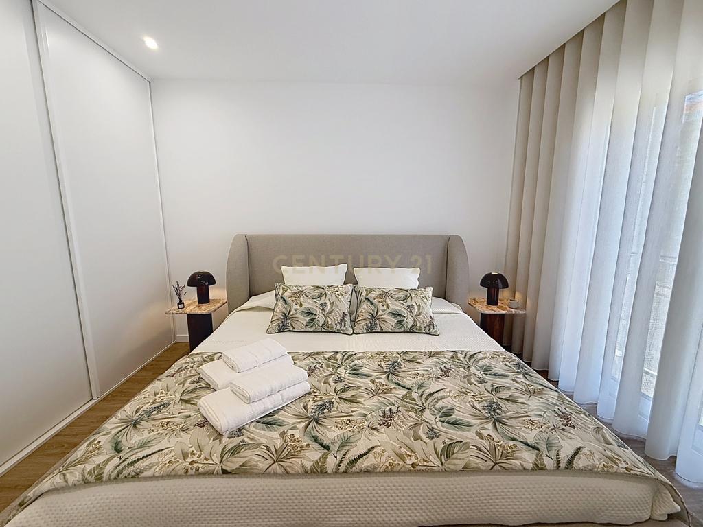 Apartamento Novo com Terraço e Piscina Privativa em Nazaré - Image 23