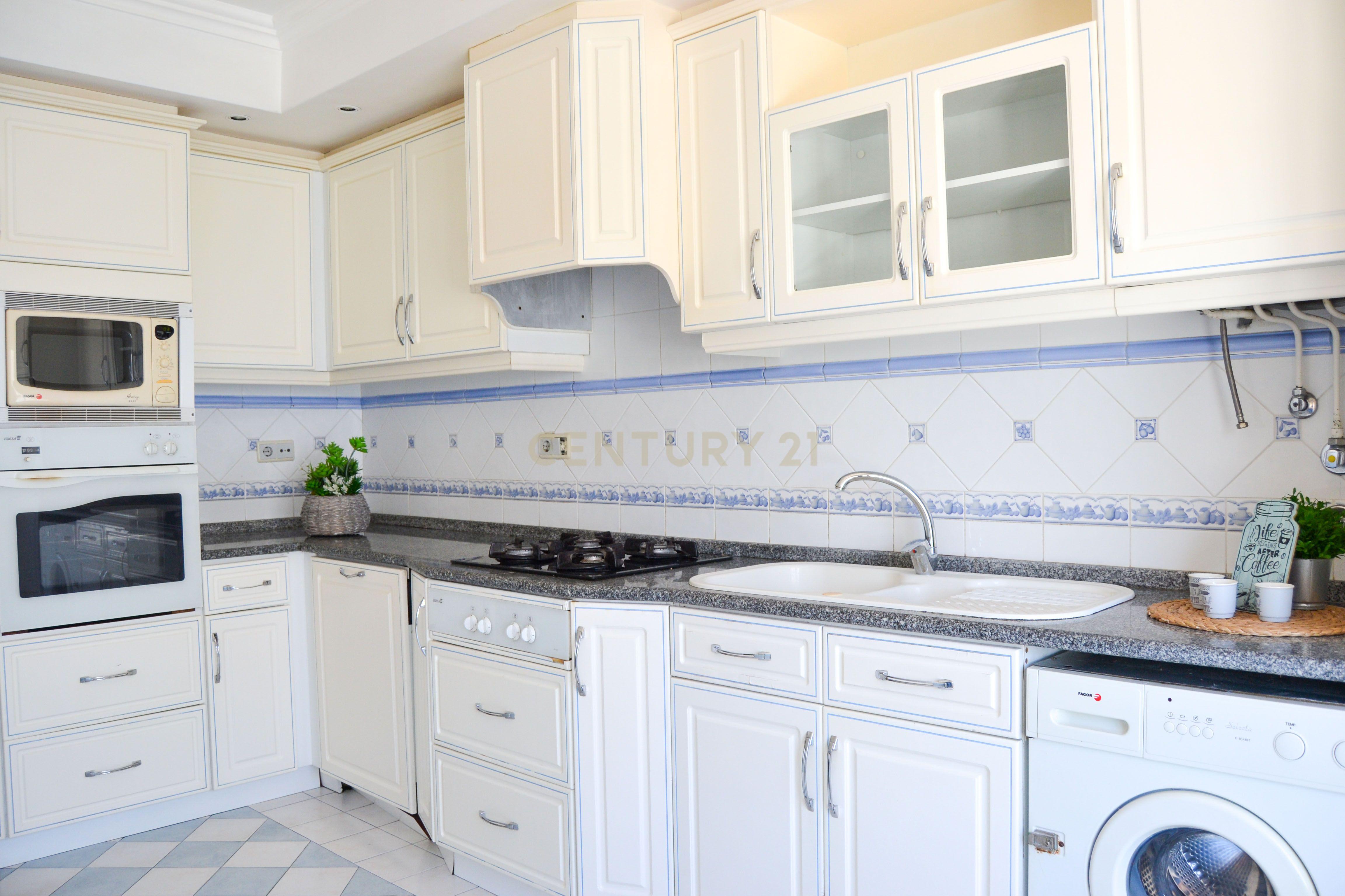 Fotografia 12 de Apartamento T3 Duplex com Terraço e Garagem na Lourinhã