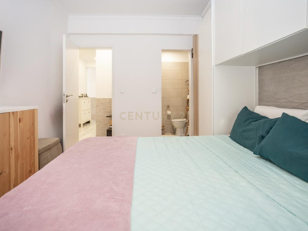 T3 em Belas com renovações em Sistema de Propostas Multiplas - Image 13