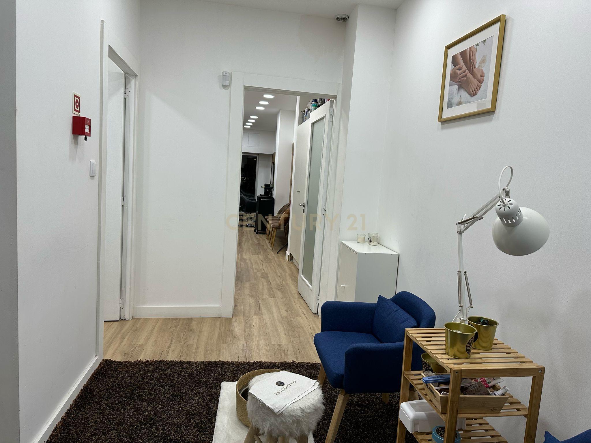 Trespasse de Salão de Cabeleireiro e Estética – Localização Premium no Centro da Cidade - Image 8