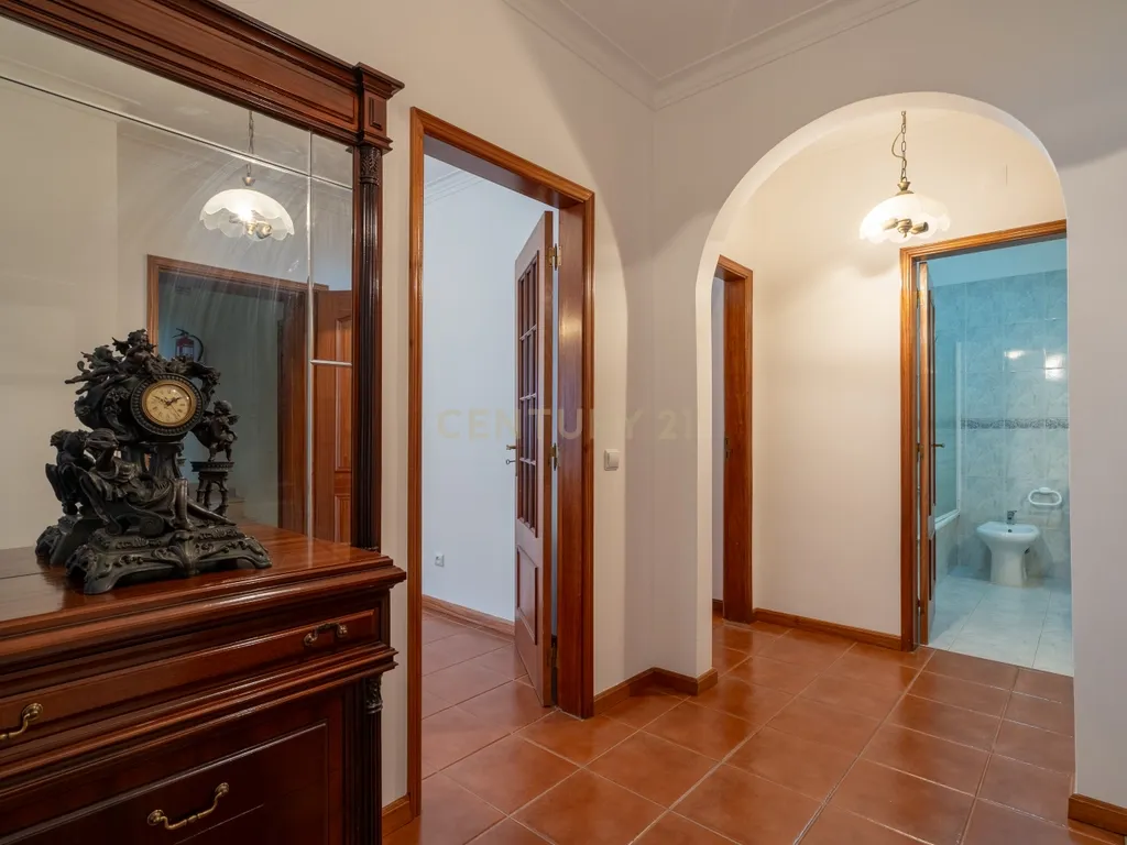 Moderno T1 em Lousã, quase novo e pronto a habitar - Image 5
