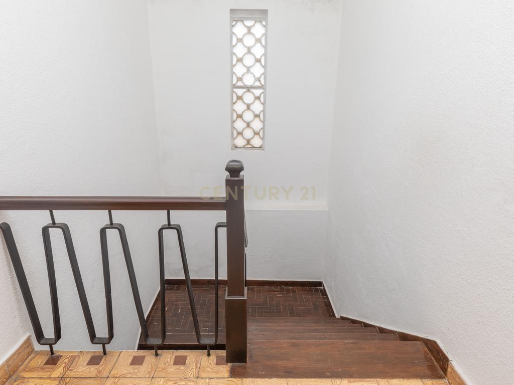 Moradia T6 com Jardim e Vista Panorâmica em Avis - Image 16