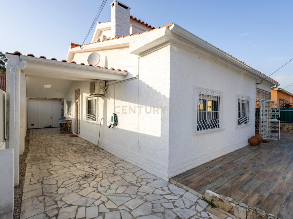 🏡 Moradia Isolada com piscina – Quinta do Conde - Image 29