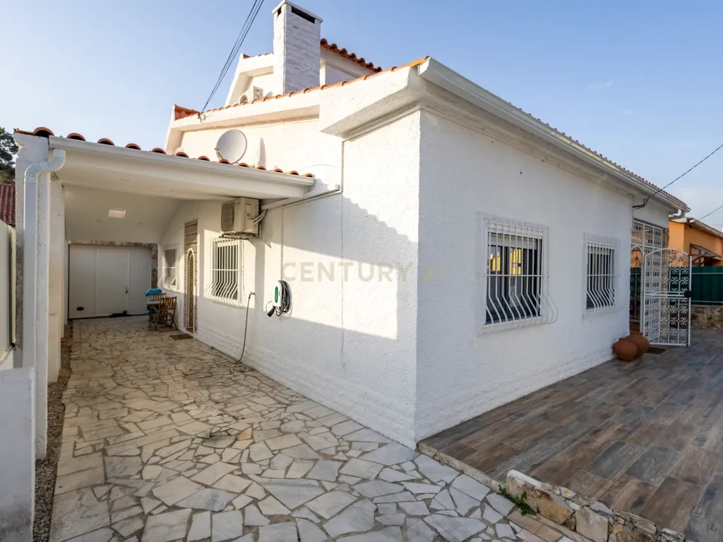 🏡 Moradia Isolada com piscina – Quinta do Conde - Image 29