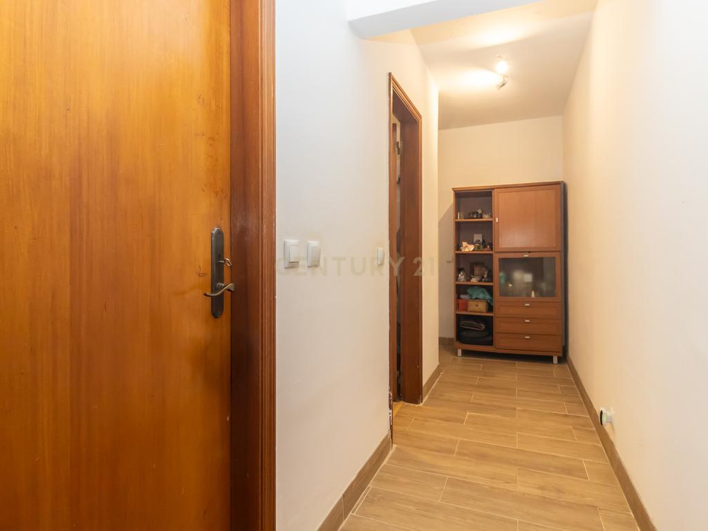 Apartamento T1 em Santo António da Charneca, Barreiro - Image 11