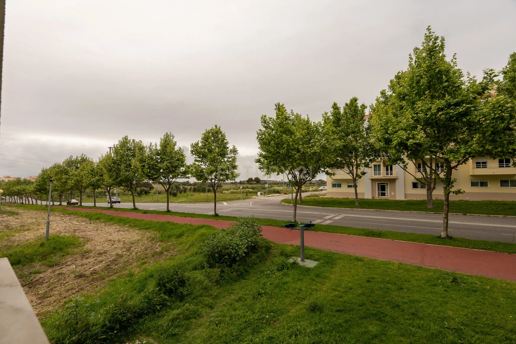 T2 em Excelente Estado no Montijo – Rés-do-chão Alto com Parqueamento e Arrecadação! - Image 25