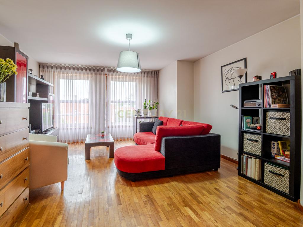 Apartamento T2 na Senhora da Hora, Matosinhos - Image 1