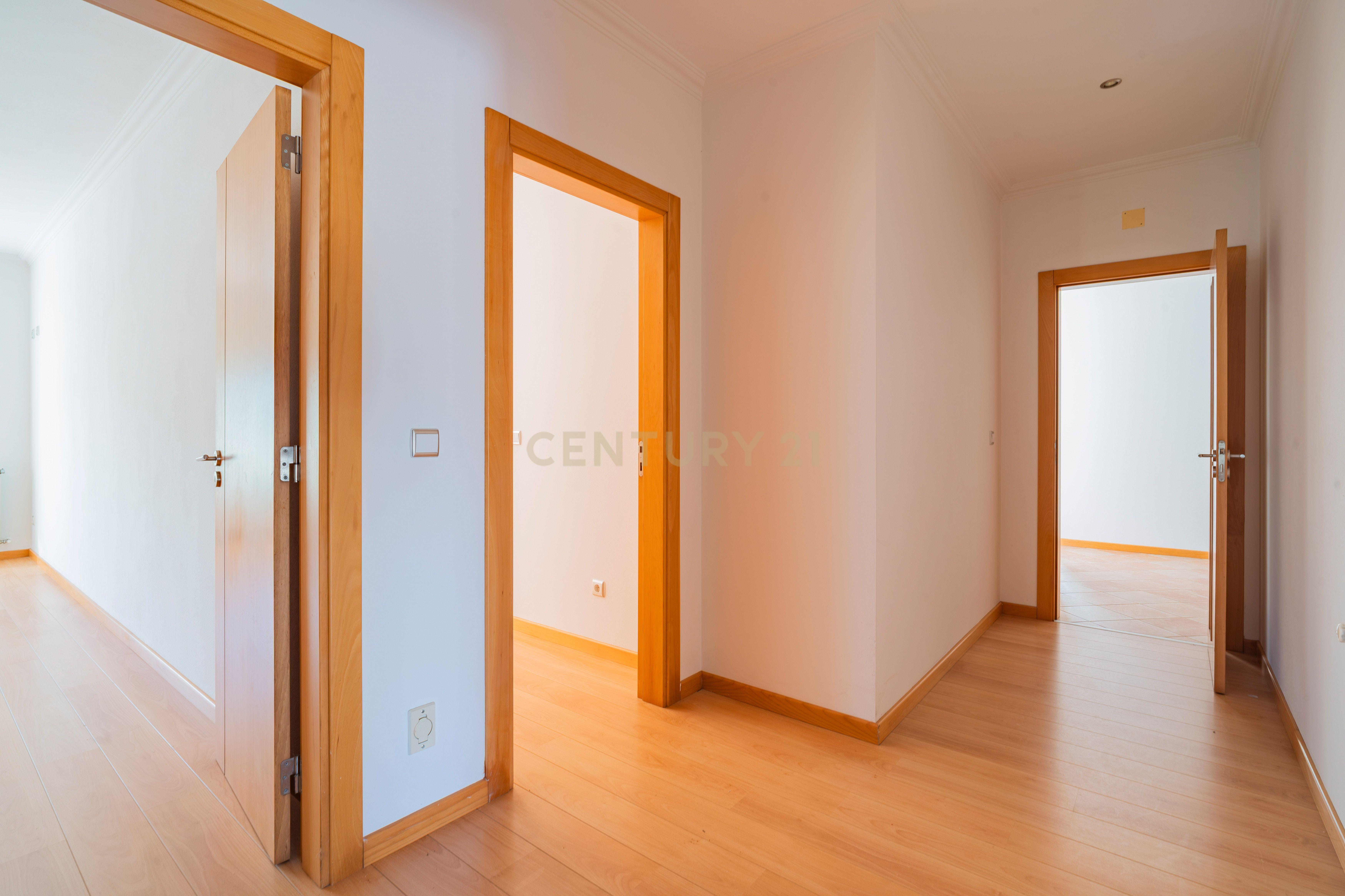 Fotografia 12 de Moradia T3 Térrea com 1.050m² de Terreno, Cave de Convívio e Elevada Eficiência Energética - Amieira, Marinha Grande