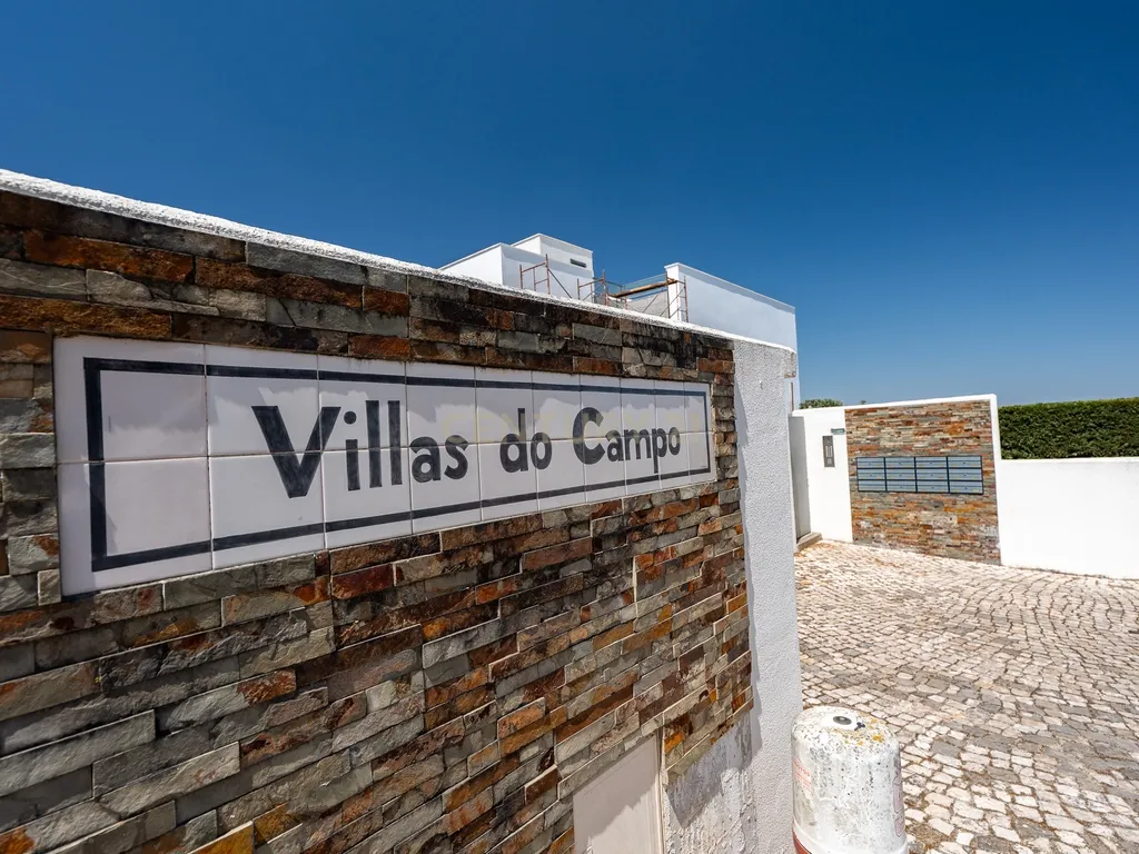 ** Moderna Moradia T4 c/ piscina e rooftop no condomínio privado "Villas do Campo" - Venda do Pinheiro ** - Image 2