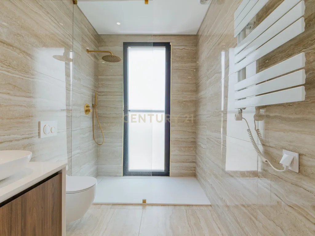 Moradia T4 com piscina e 3 suites | A escolha inteligente para viver com mais espaço a minutos de Lisboa - Image 31