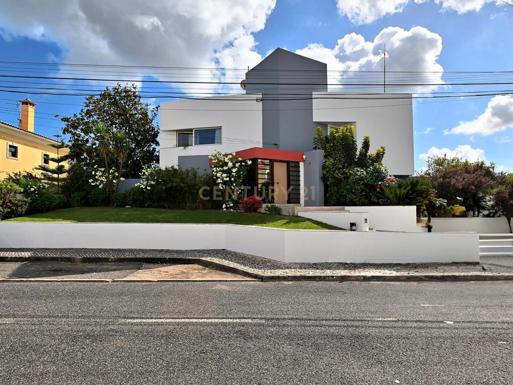 Luxuosa Moradia Isolada na Serra de Carnaxide com Piscina  - Image 2