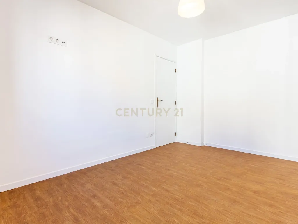 Apartamento T3, Lisboa, com um lugar de parqueamento e arrecadação. Oportunidade Única! - Image 24