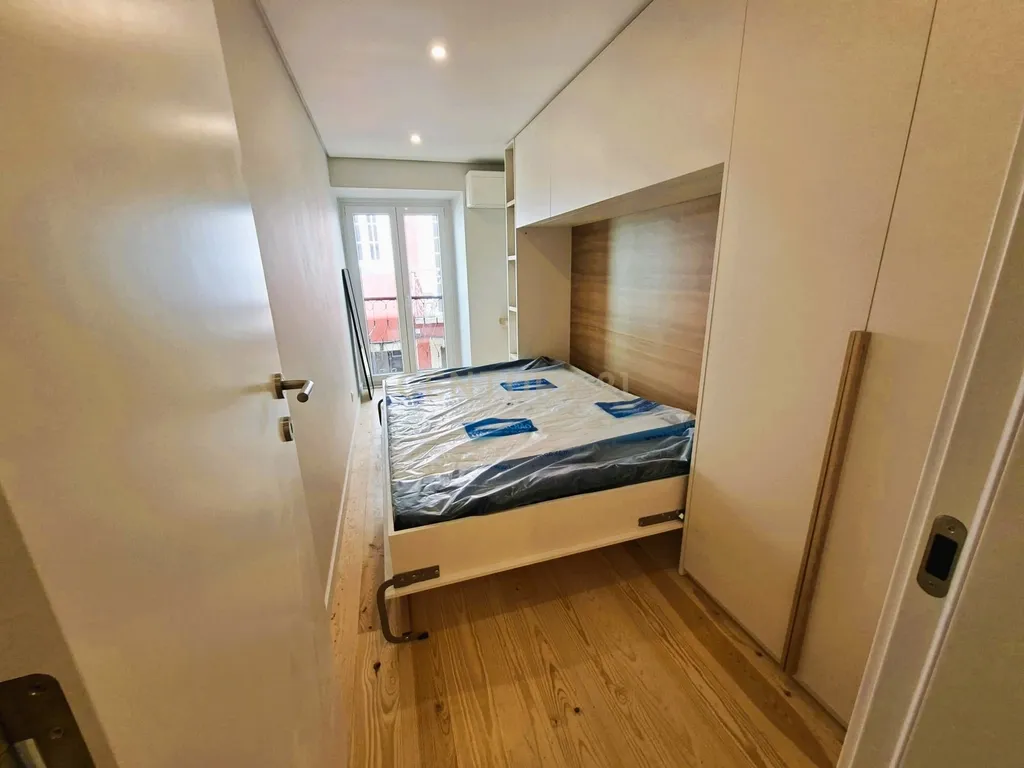 Apartamento T1 Renovado na Estrela, Lisboa - Image 10