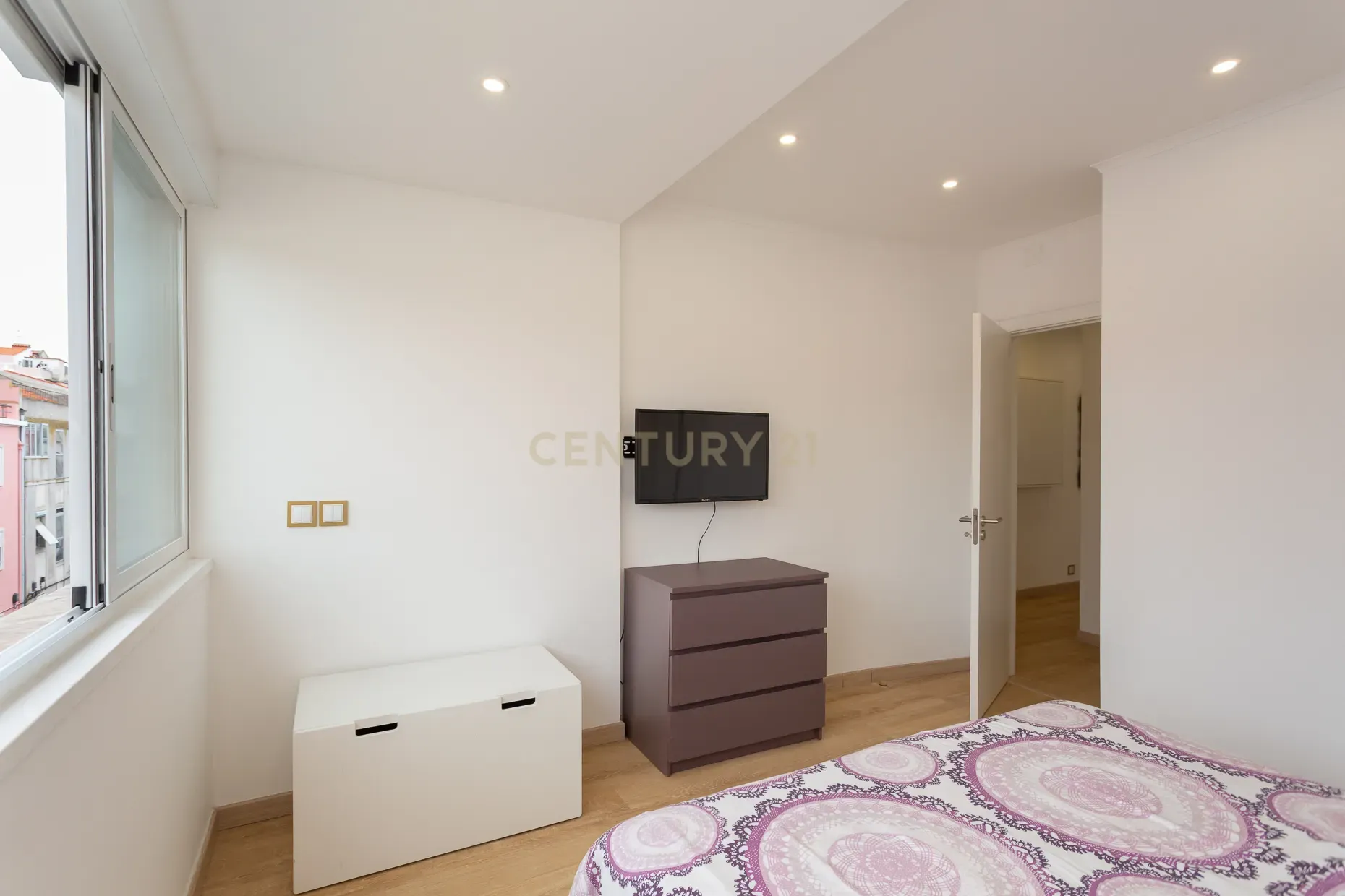 Apartamento T1+1 mobilado com Vista para o Rio em Lisboa - Image 25