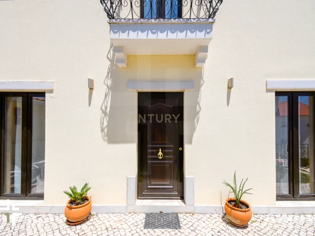 Moradia T2 com Jardim e Alpendres Exclusivos | São Pedro do Estoril - Image 5
