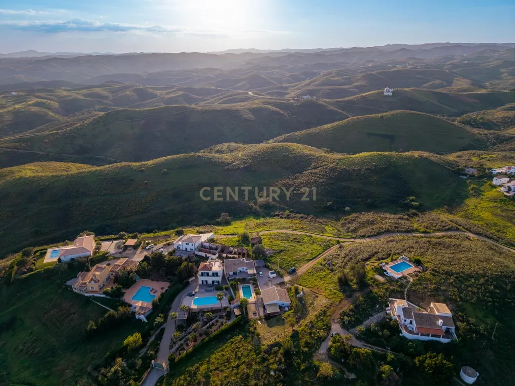 Oportunidade! - Projeto Aprovado Para Moradia com Vista Mar e Serra - Image 17