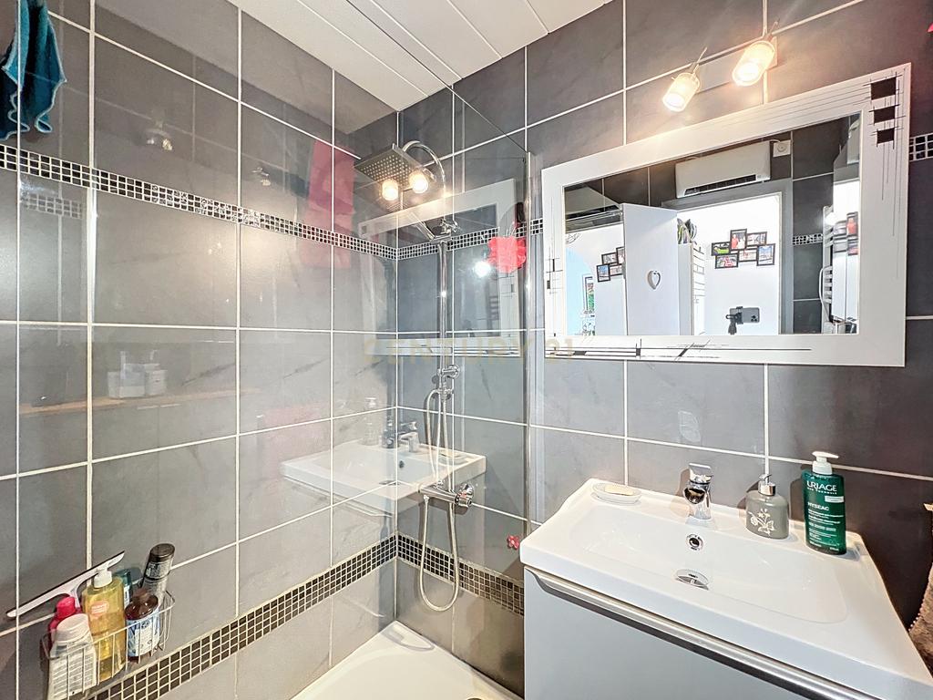 À venda: Apartamento de 80 m² com vista mar excepcional entre Roses e Canyelles - Image 21