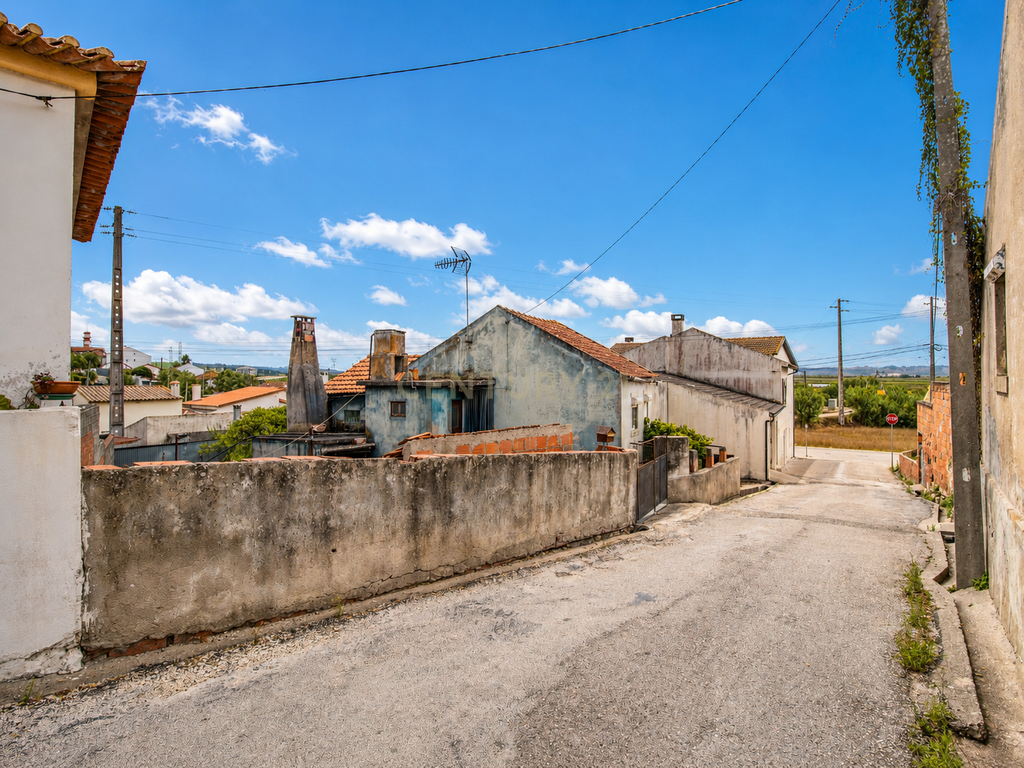 Moradia para recuperar com 250 m² em Vila Verde – Figueira da Foz - Image 42