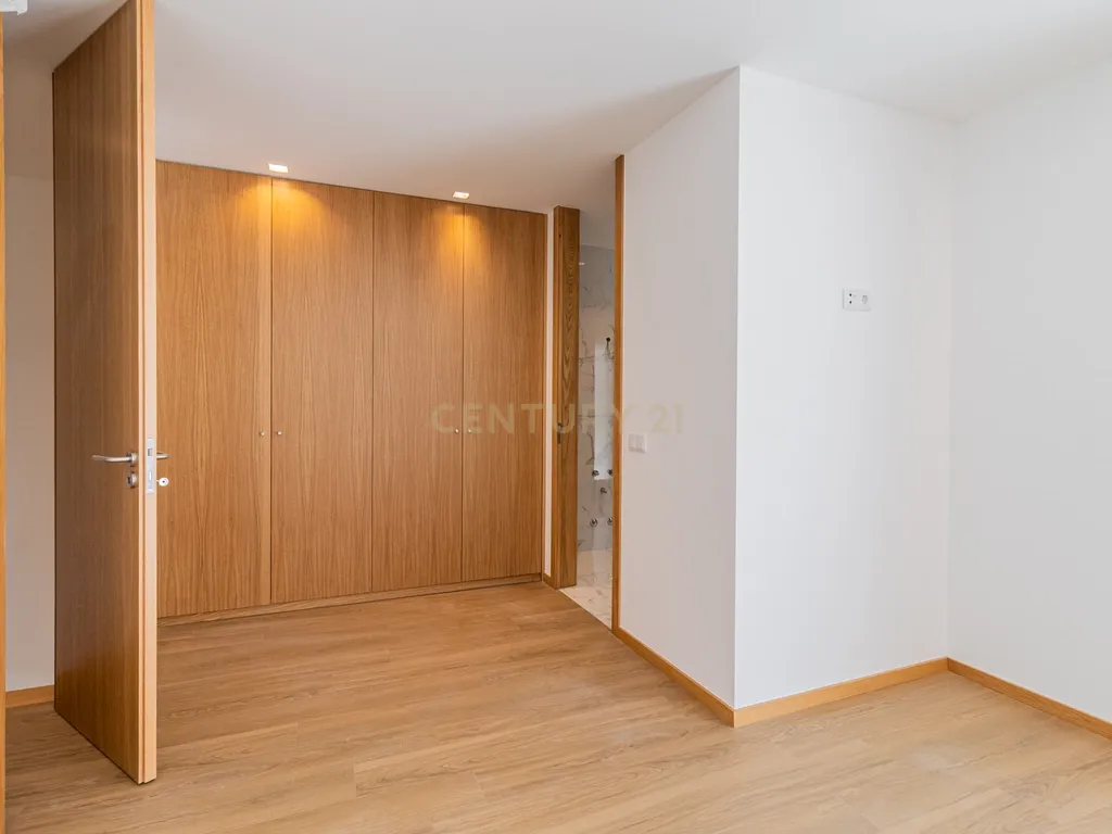 Moradia Gaveto T3 + Escritório | Luxo, Conforto e Vista Incrível – Póvoa de Lanhoso - Image 20
