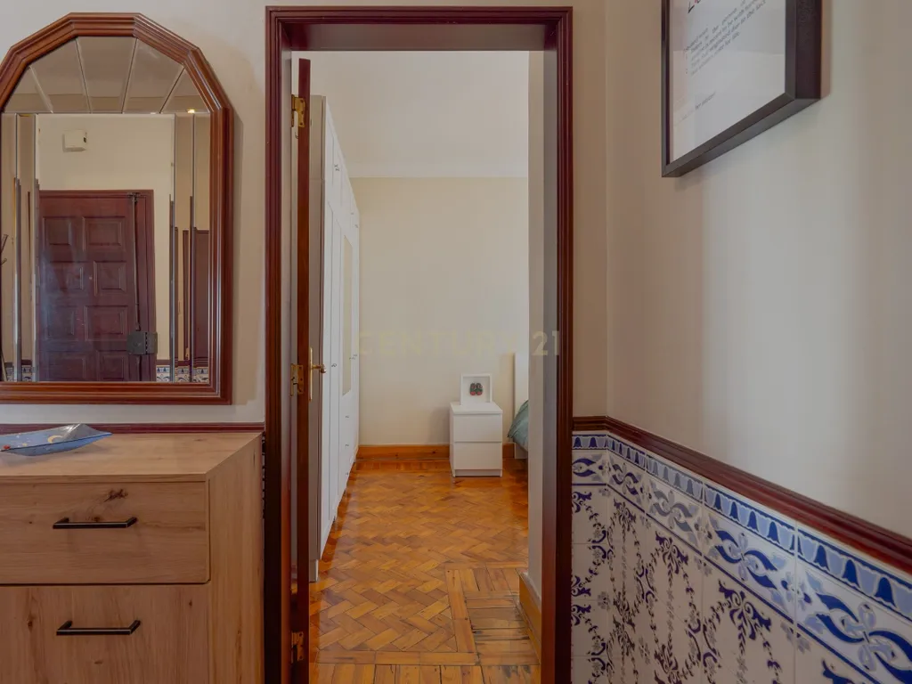 Apartamento T2+1 em Moscavide, Próximo ao Metro - Image 8