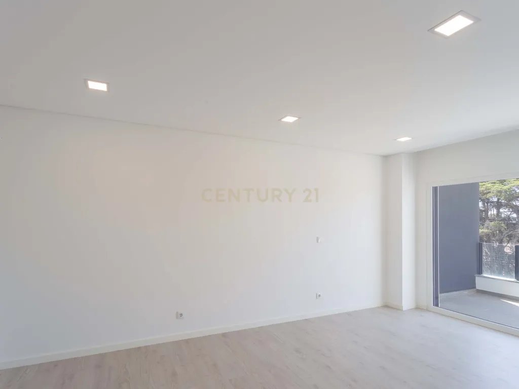 Oportunidade: Moradia T5 com jardim e piscina, na Sobreda, Almada. Em Venda! - Image 18