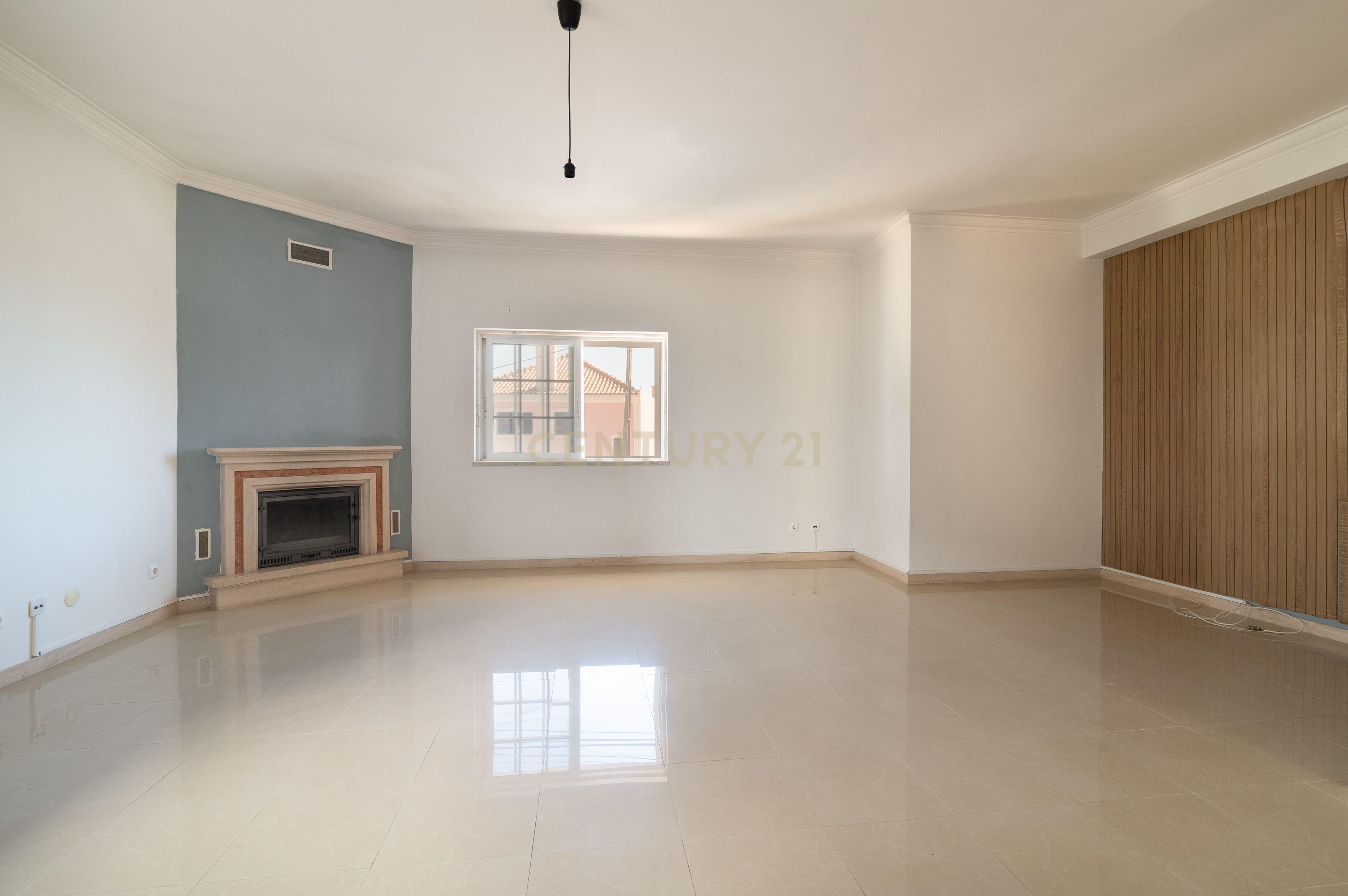 Moradia T4 à venda em Pontinha e Famões, Odivelas — foto 2